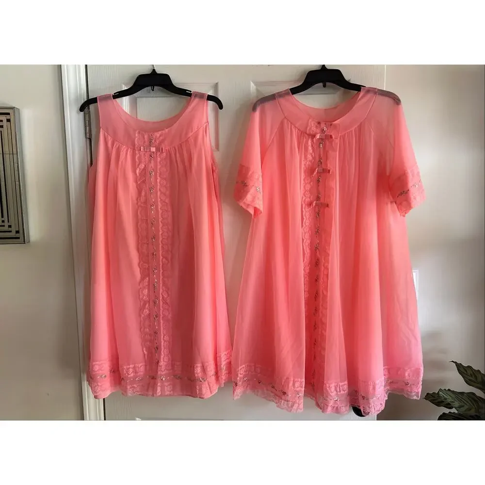 Vintage 1960s Pink Lace Nylon Floral Peignoir Robe Nightgown Set M -